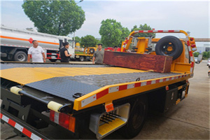 蒸湘附近拖车电话号码服务